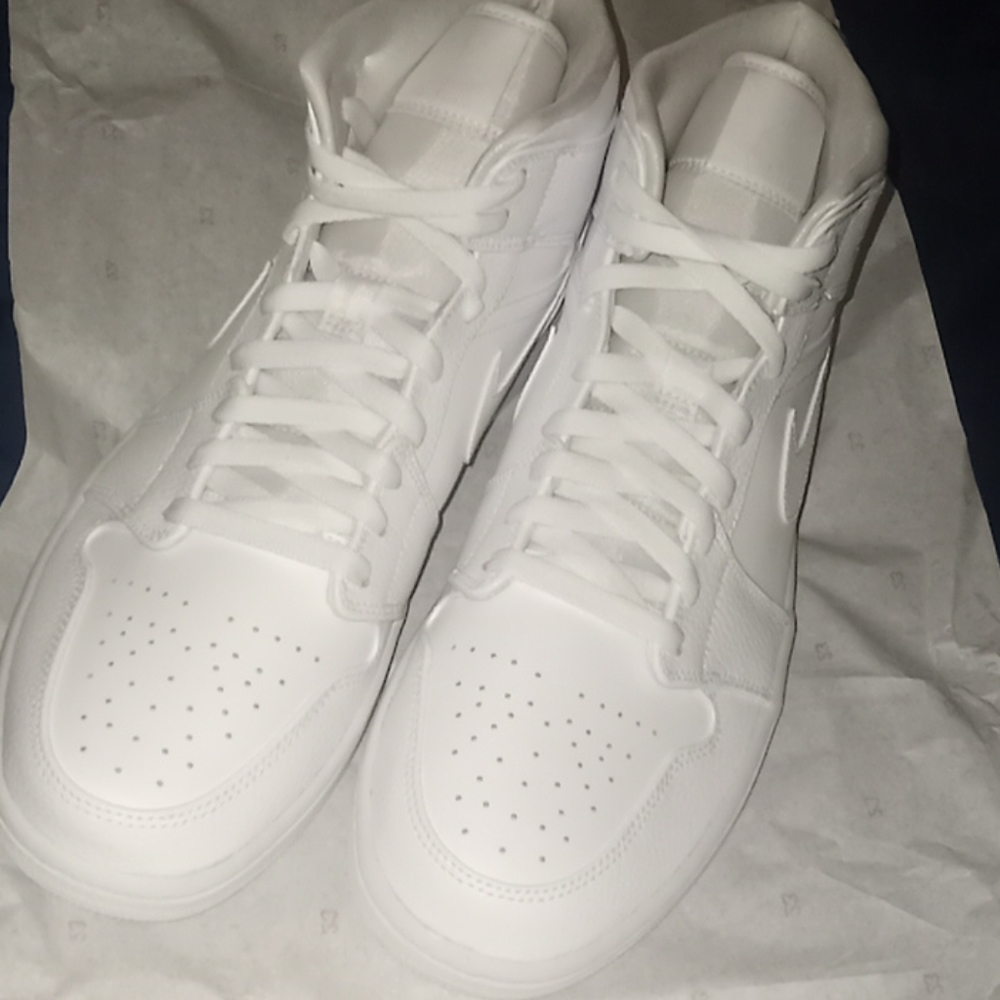 COPY - Pure Blanco Jordan 1s